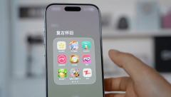 式更是手逛+小逛戏的夹杂体